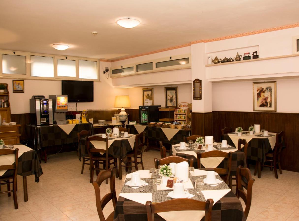 Hotel California Ariccia Exterior photo