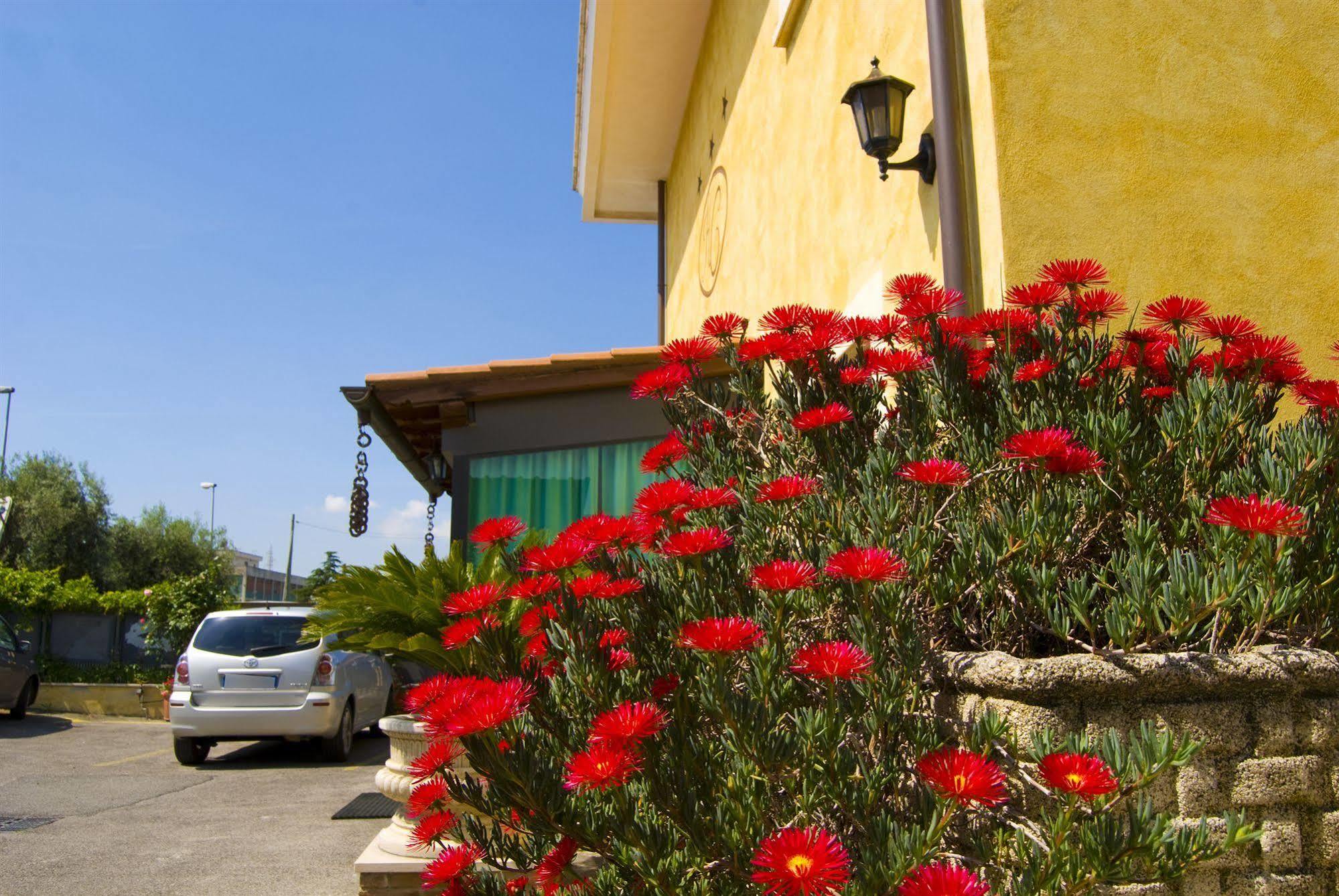 Hotel California Ariccia Exterior photo